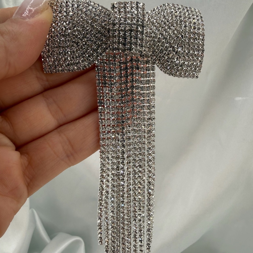 Sparkling Silver Rhinestone Bow Brooch - Picture 6 of 9